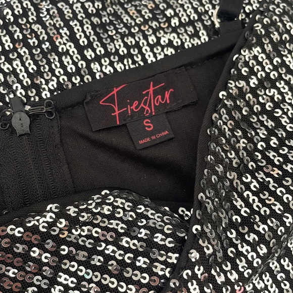 mini dress with sequins in size S - Picture 6 of 7